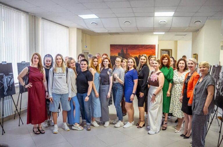 Открытие фотовыставки Анны Гранд «Я не исключение — Я пример».